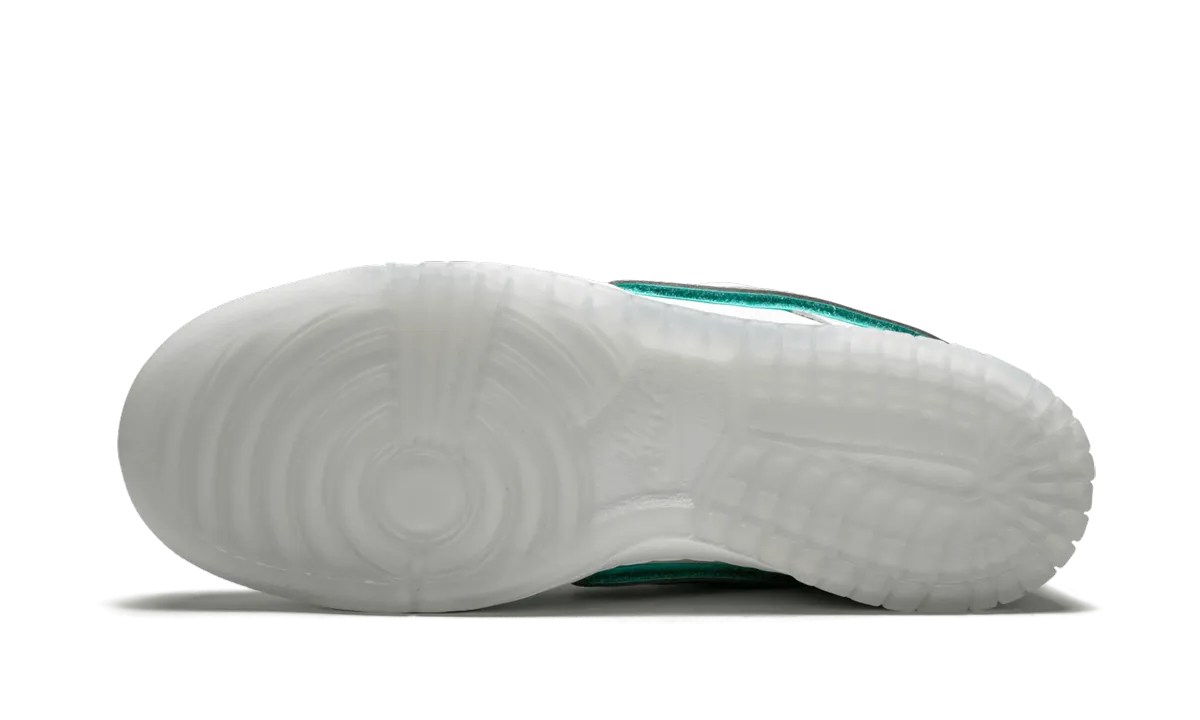 SB Dunk Low Pro OG QS "Diamond Supply White" Step Support Easy Pair