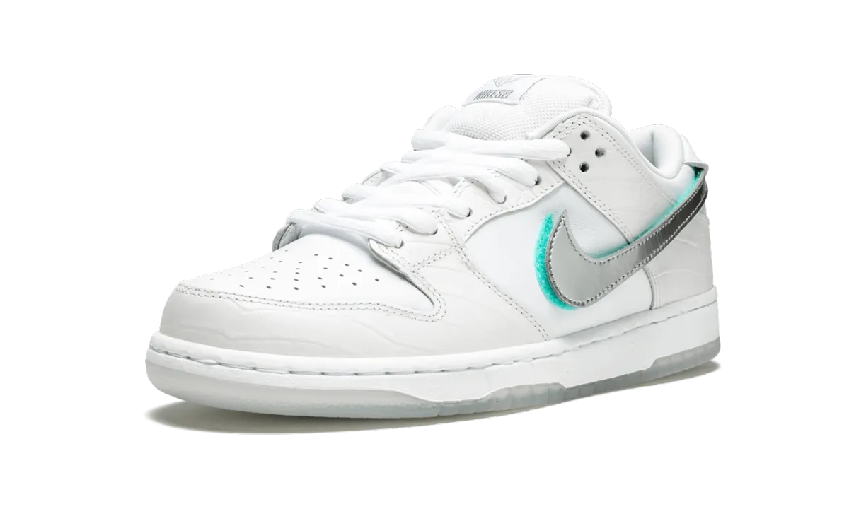 SB Dunk Low Pro OG QS "Diamond Supply White" Comfy Steps