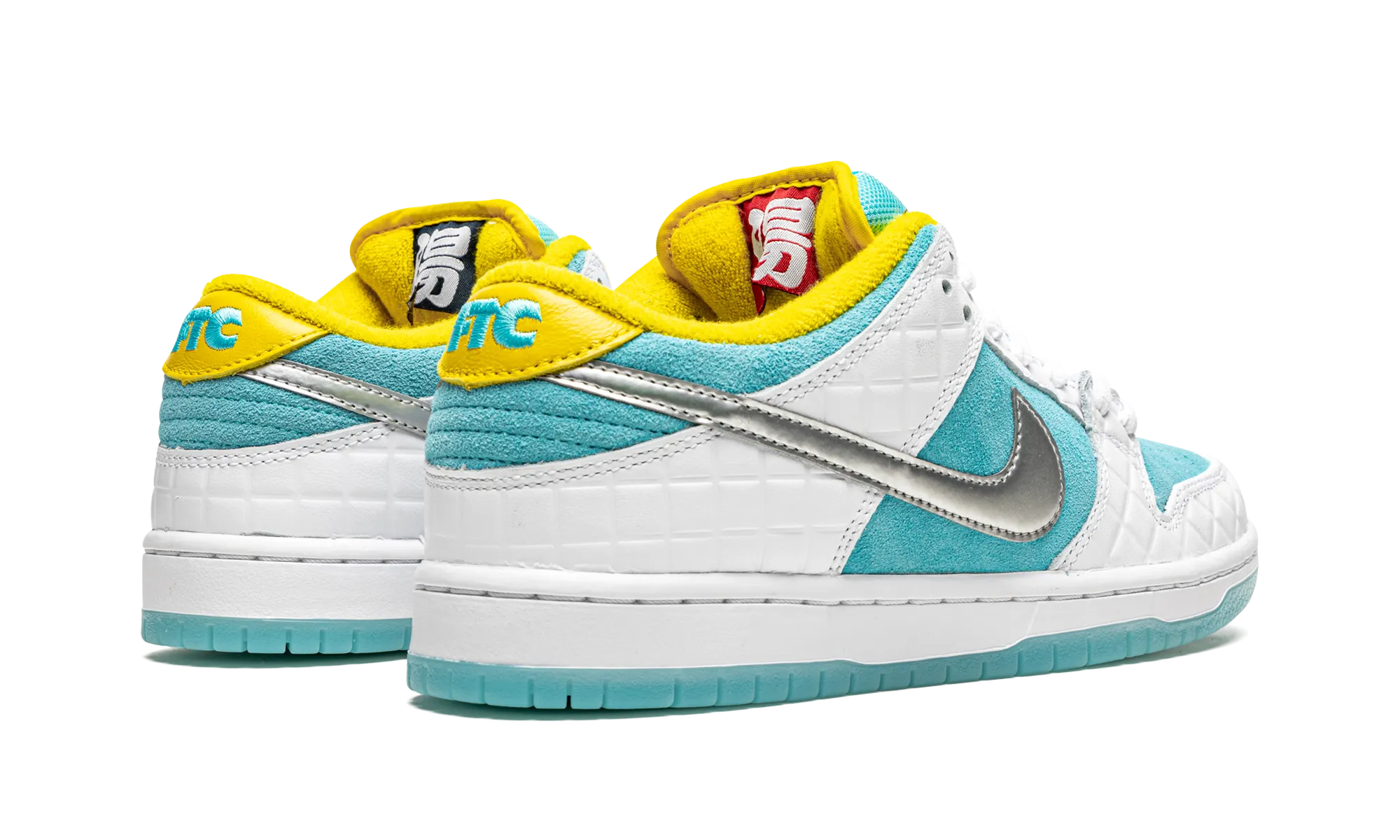 SB Dunk Low "FTC Lagoon Pulse" Minimalist Design Philosophy Outdoor Footwear