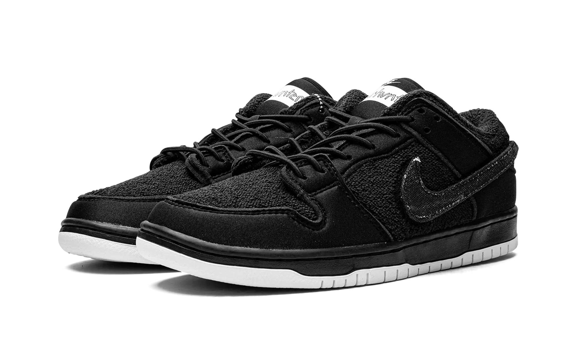 Low Top SB Dunk Low "Gnarhunters"