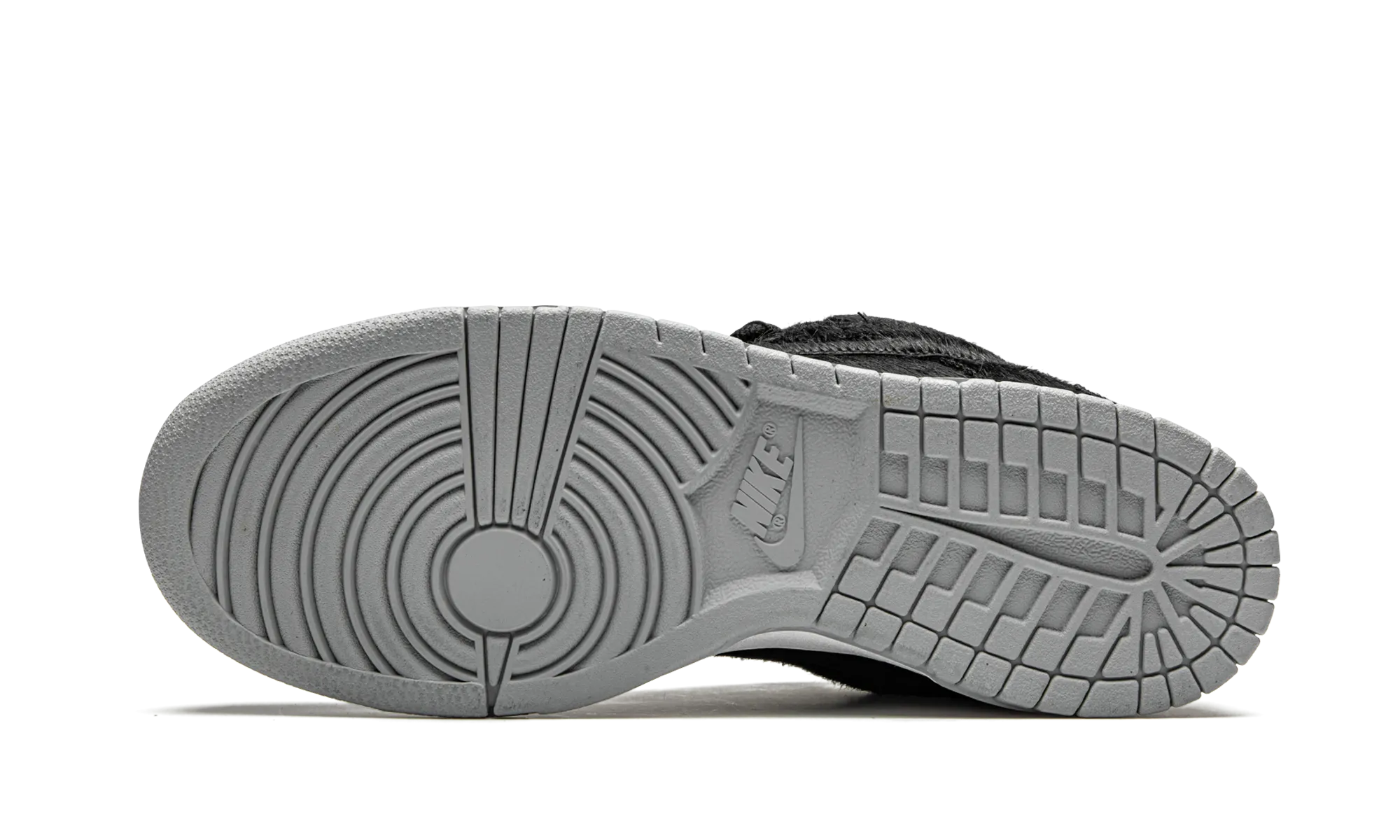 SB Dunk Low "Medicom Toy - BE@RBRICK" Walking Vibe Neutral palette