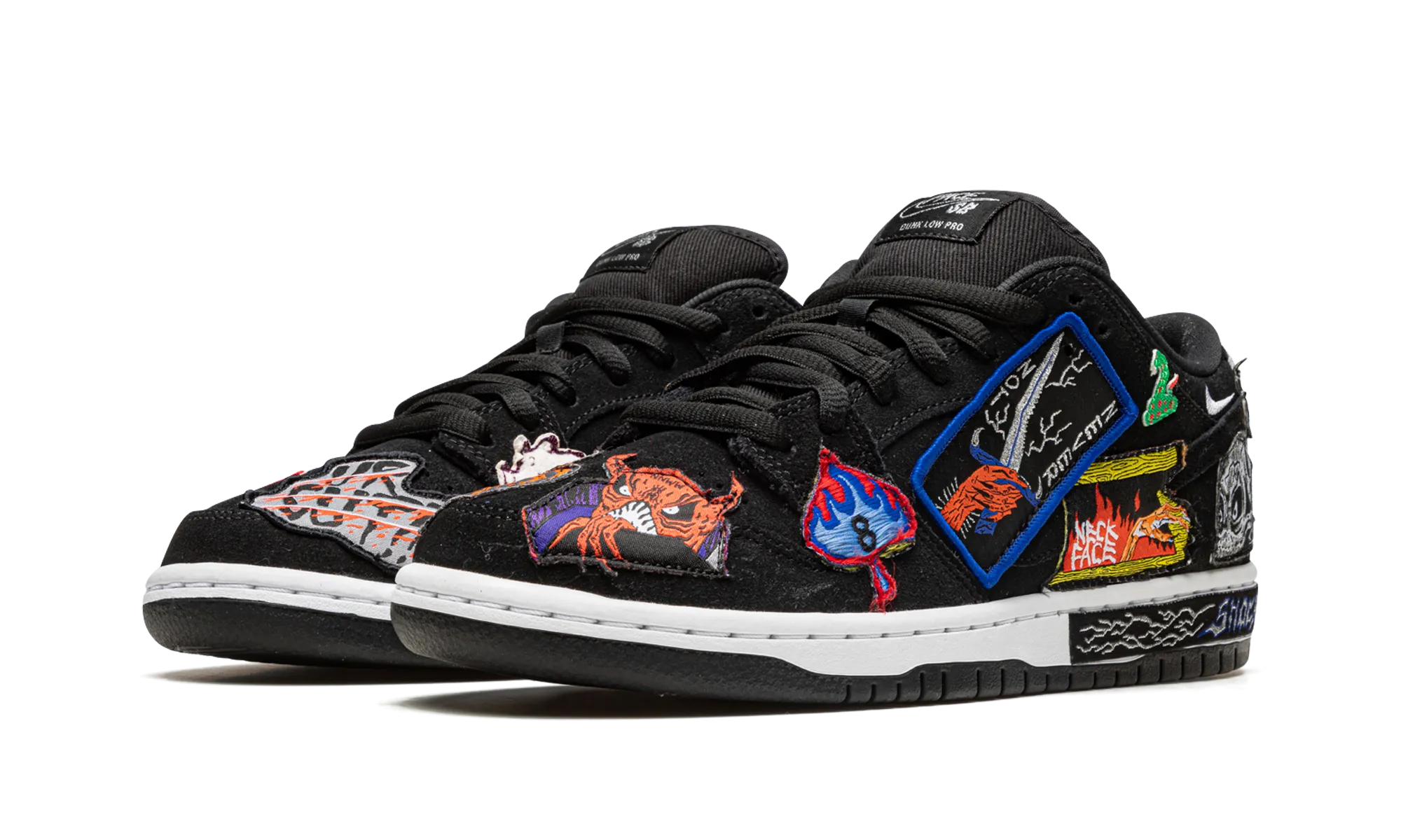 SB Dunk Low "Neckface" Walk in Style lace up closure