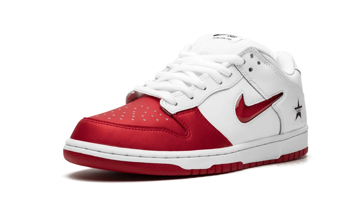 SB Dunk Low "Supreme - Jewel Swoosh Red/White" Bush Hike Comfort experience