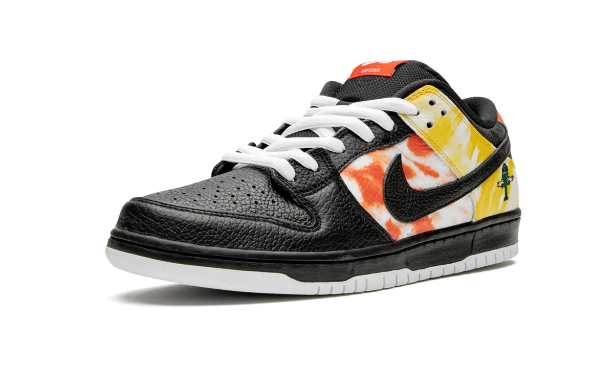 Slip Entry SB Dunk Low "Tie-Dye Rayguns 2019 - Black"