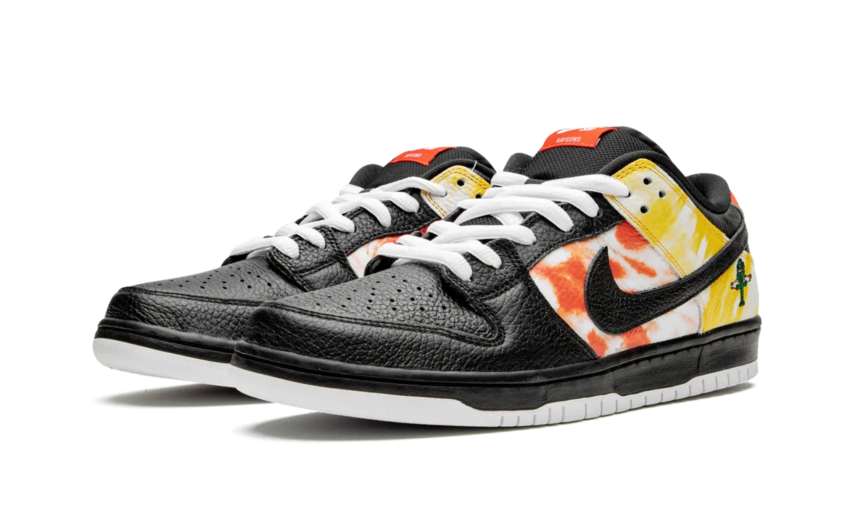 Storm Step SB Dunk Low "Tie-Dye Rayguns 2019 - Black"