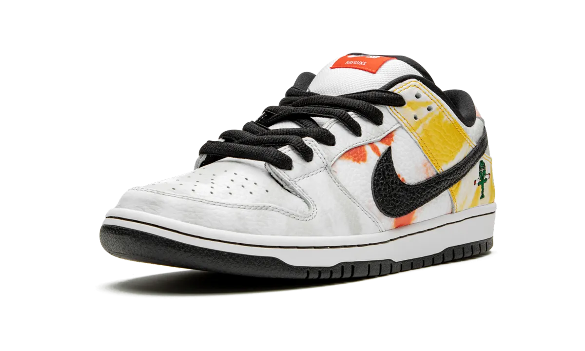 adult style Dodge Step SB Dunk Low "Tie-Dye Rayguns 2019 - White"