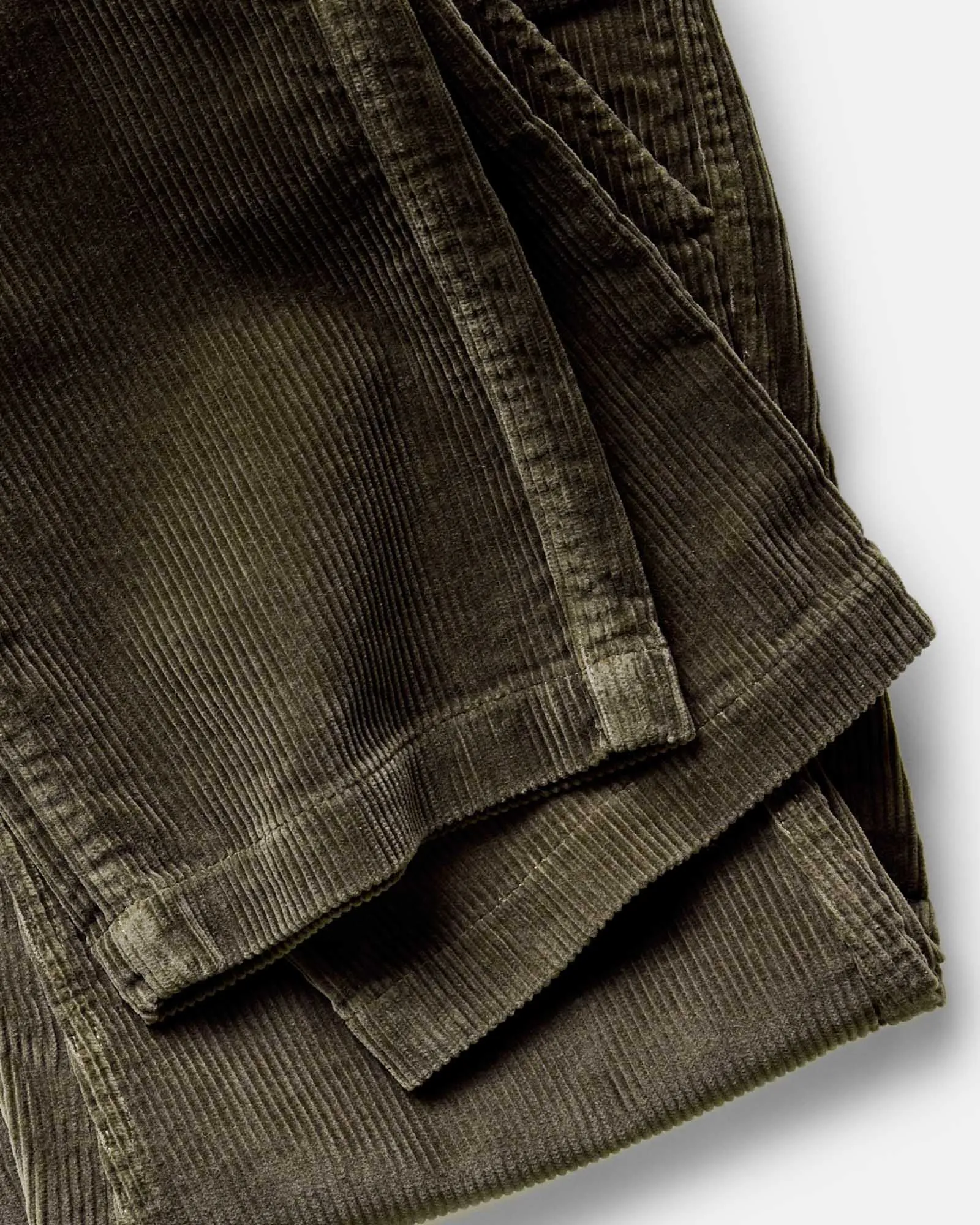 FlexibleKnees Light Shape The Carnegie Pant in Fatigue Olive Corduroy