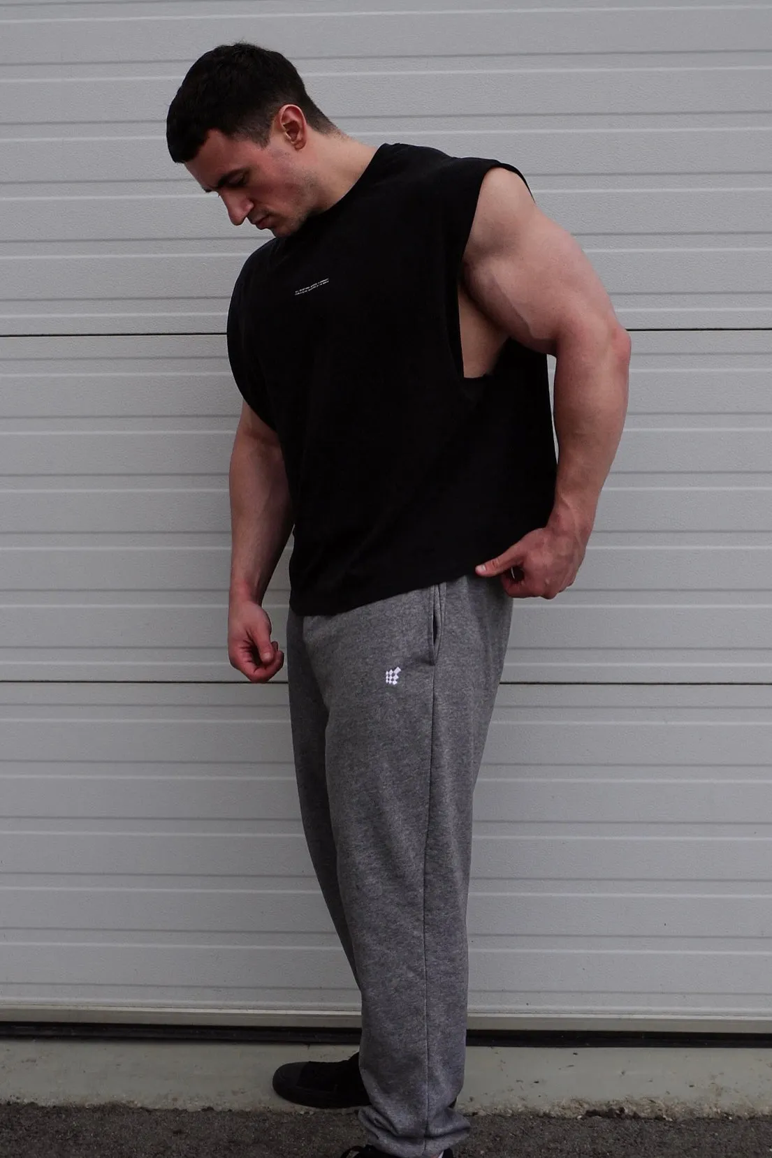 Sleeveless Box Cut Tank Top - Black spherical