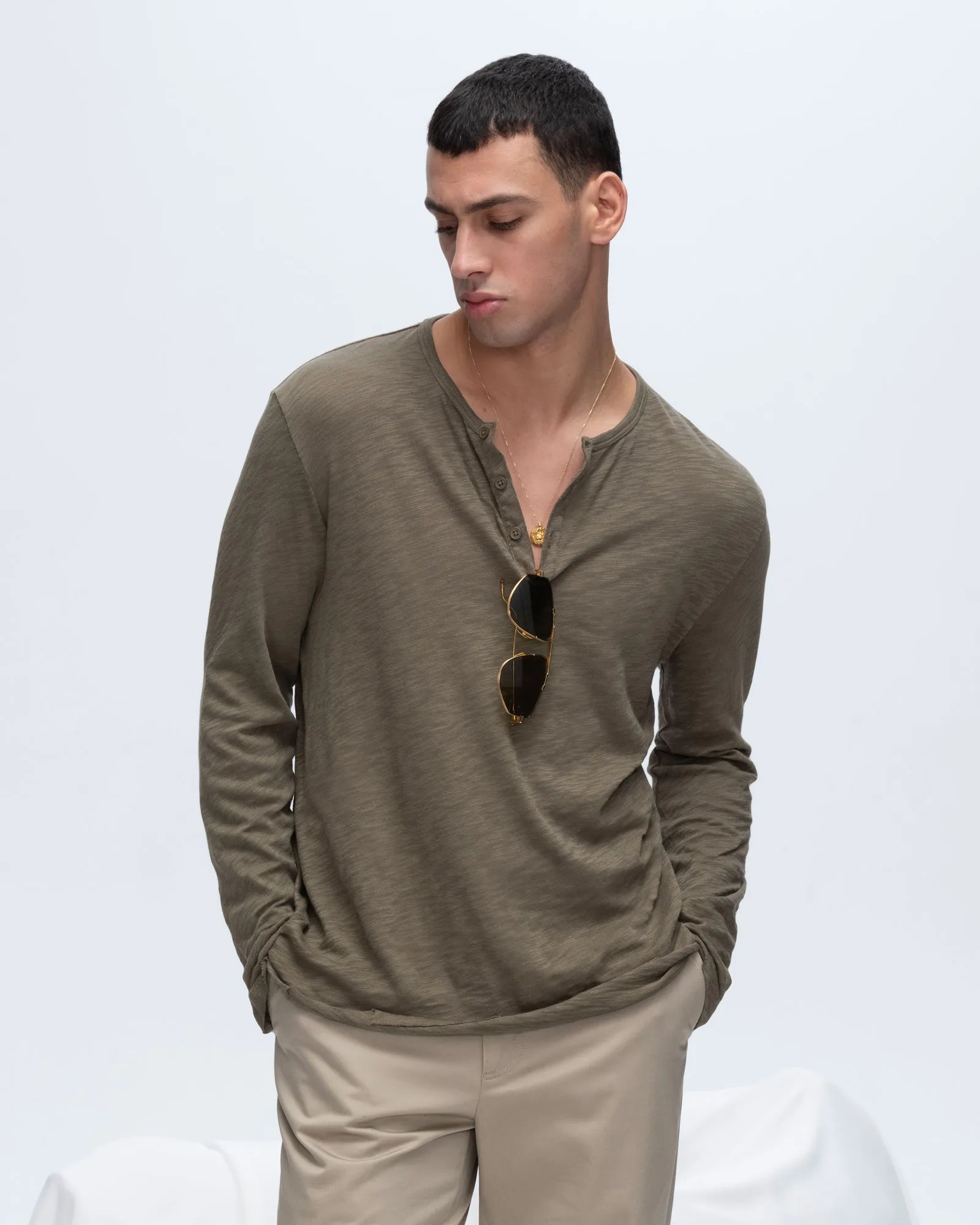 Versatile Outfit Everyday Layering Slub Jersey Destroyed Wash Henley - Army