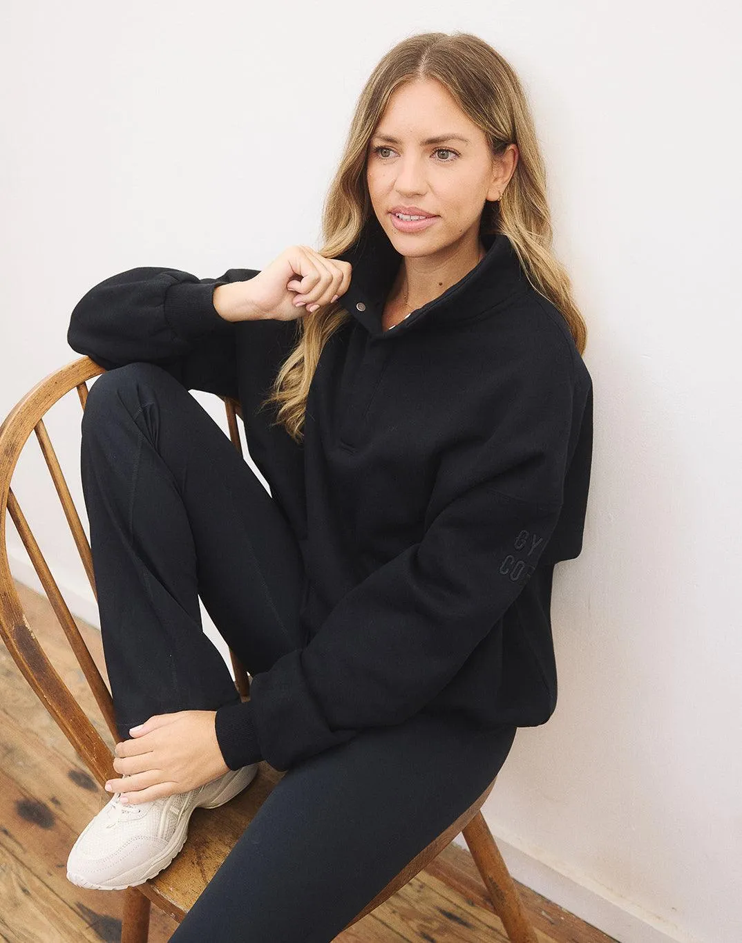 team wear Snap Collar Sierra Sweatshirt in Black