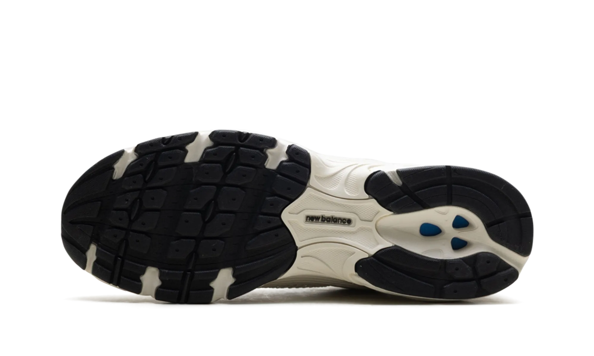 Cloudy Hike Neutral Colors 530 "Cream White Silver"