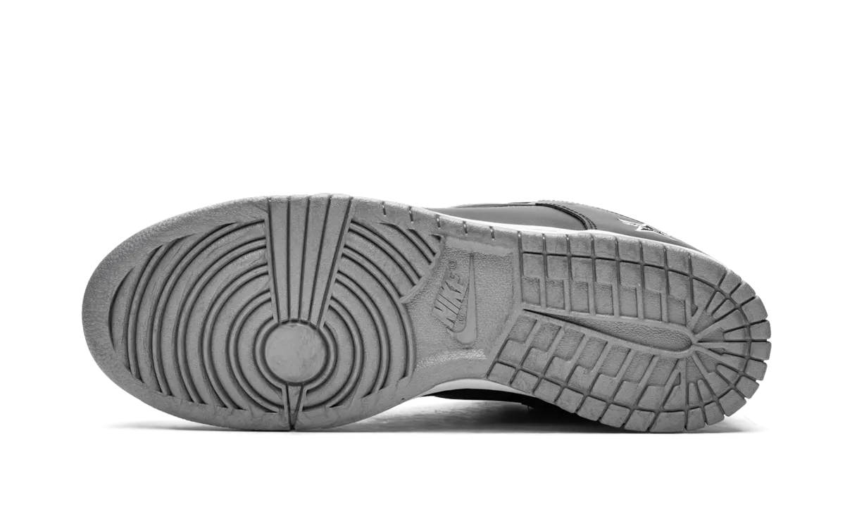 Strong Pace SB Dunk Low OG QS "Supreme - Jewel Swoosh Silver/Black"