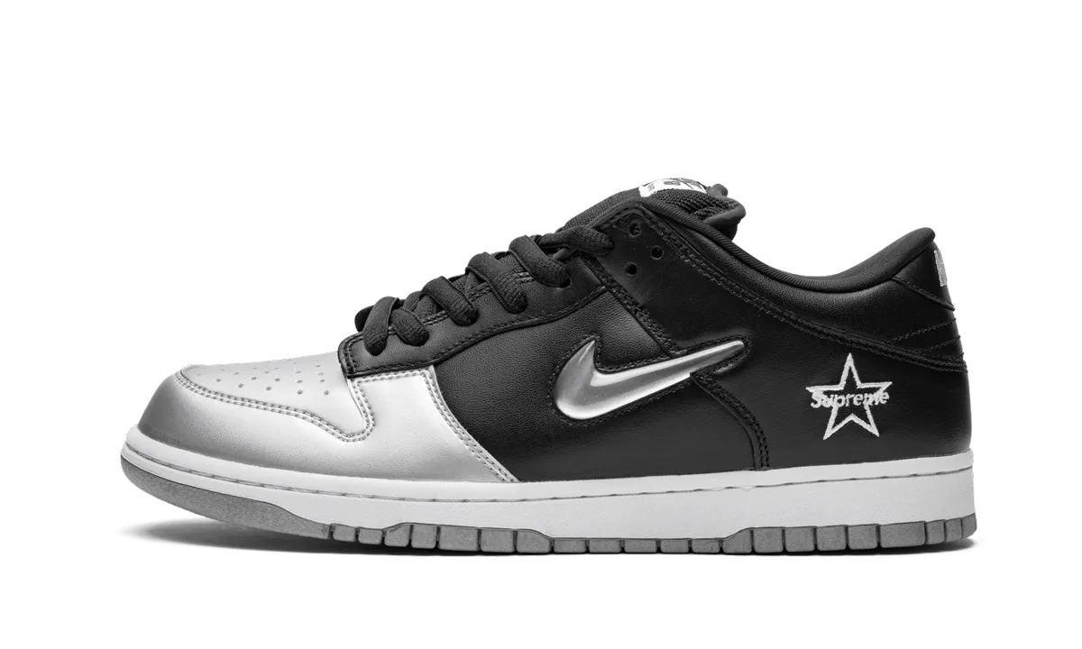 SB Dunk Low OG QS "Supreme - Jewel Swoosh Silver/Black" Smart Pair