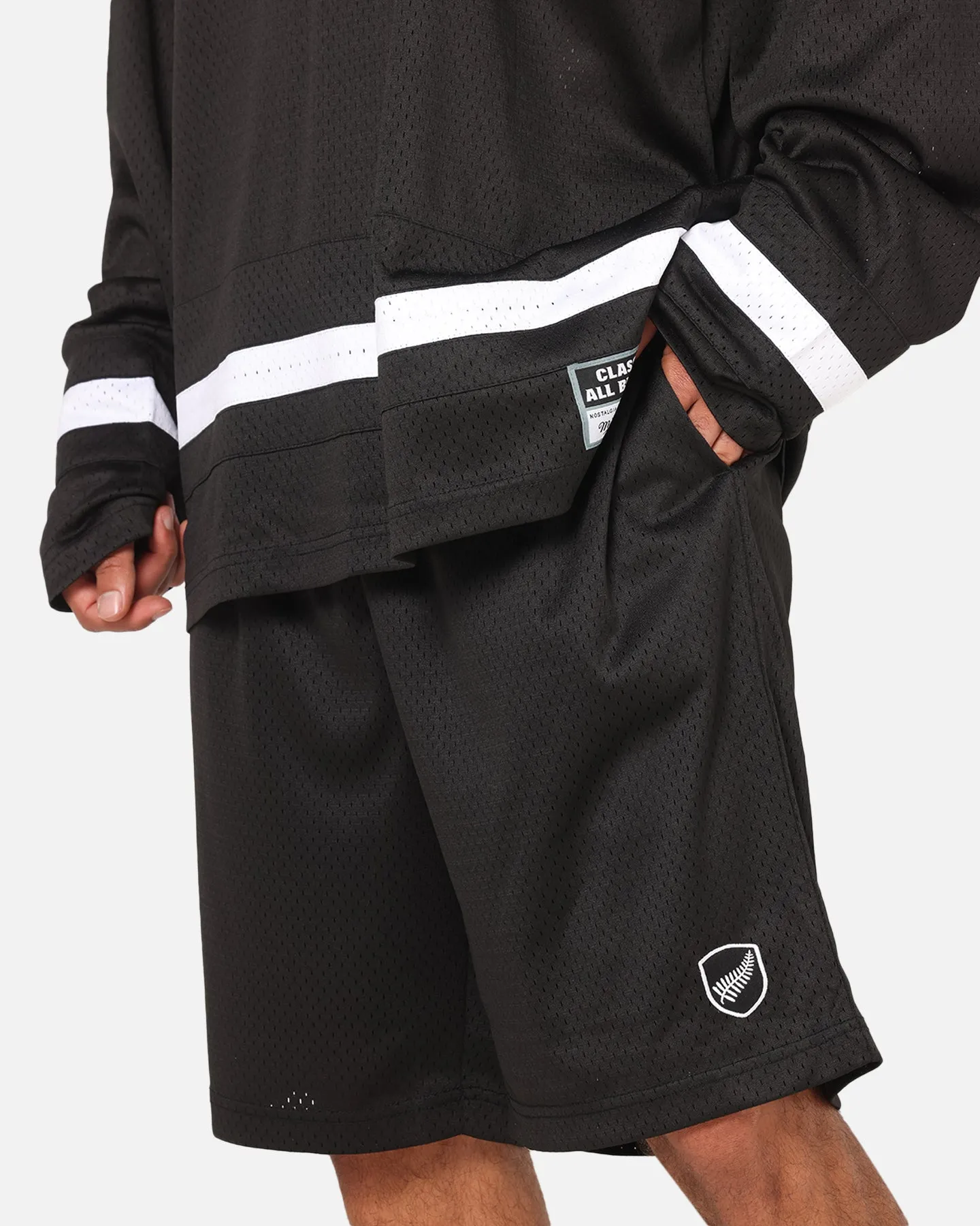 Mitchell & Ness All Black Rugby Union Classic Mesh Shorts Solid Black Day Fit