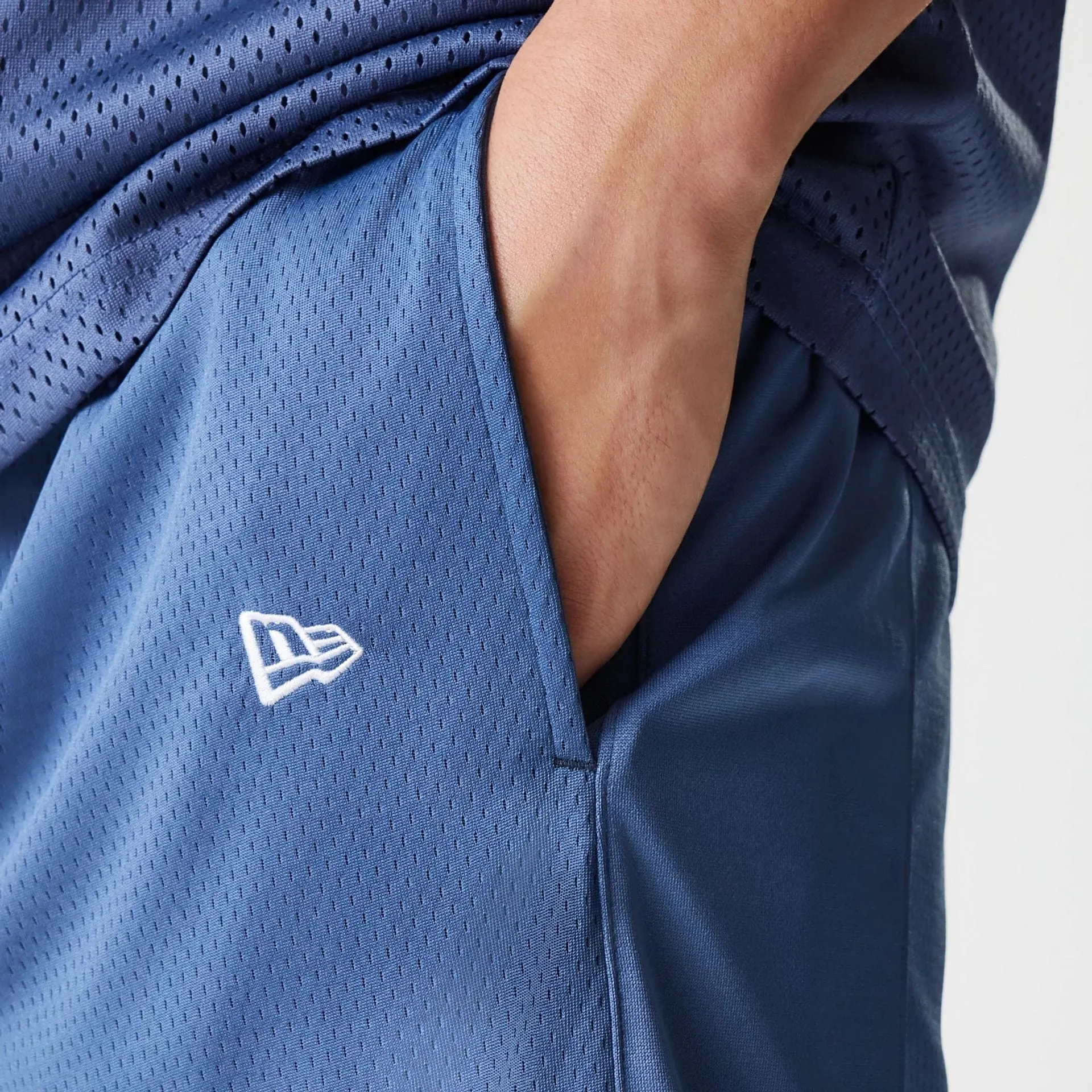 Pocket Reinforcement Lightweight Feel LA Lakers NBA Arch Graphic Dark Blue Mesh Shorts