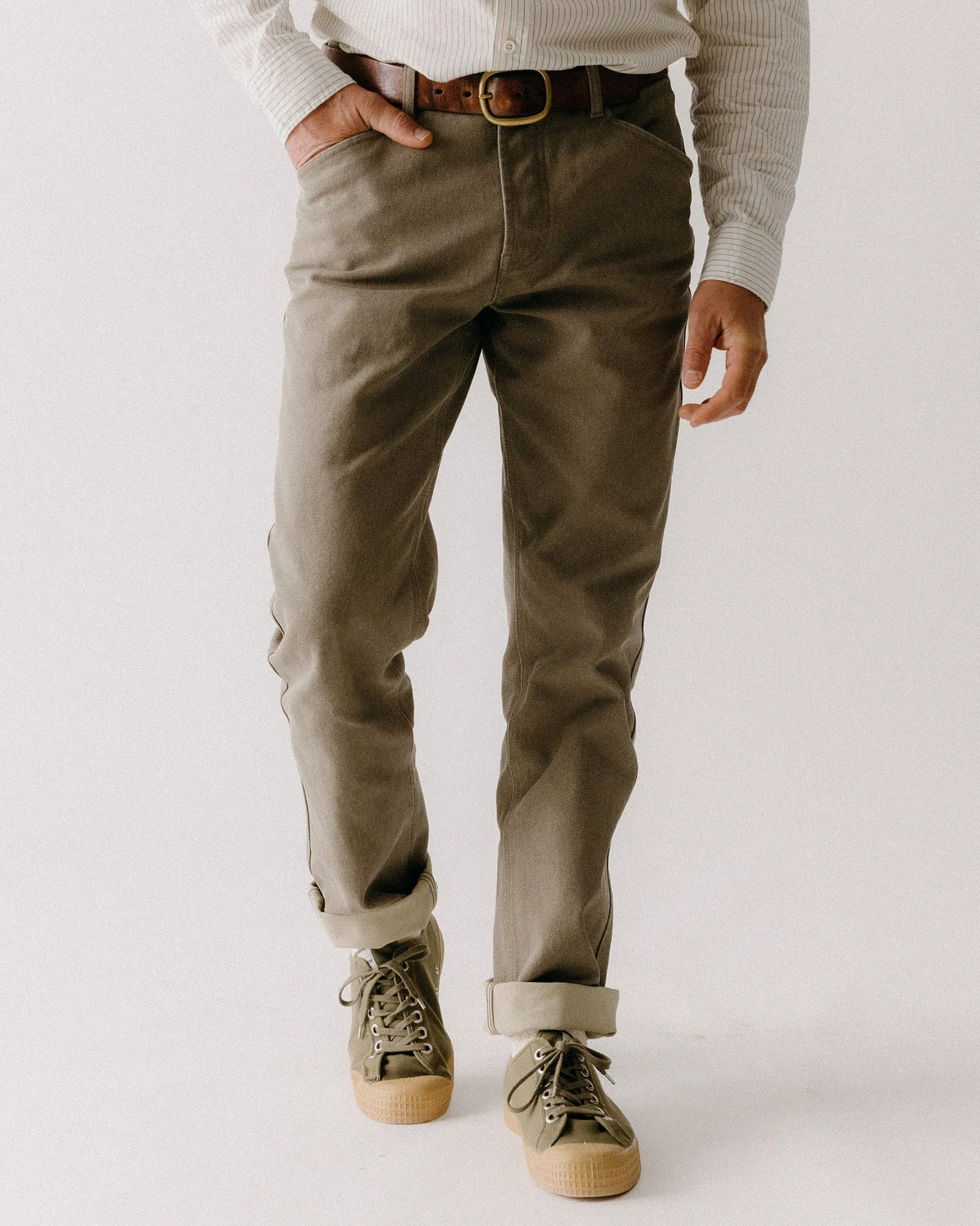 Sleek Fit No Wrinkle The Camp Pant in Stone Chipped Canvas