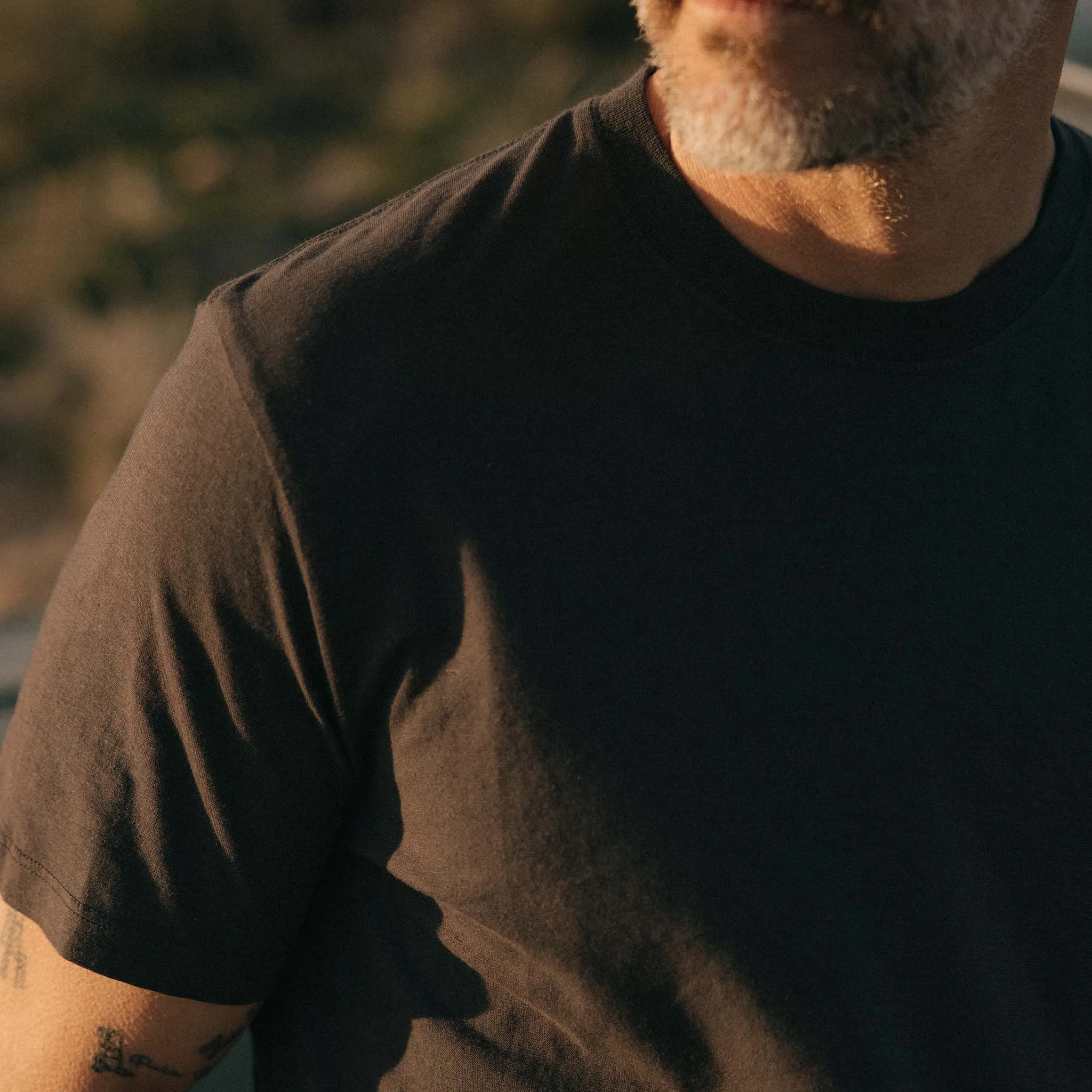 The Cotton Hemp Tee in Charcoal Versatile Layering