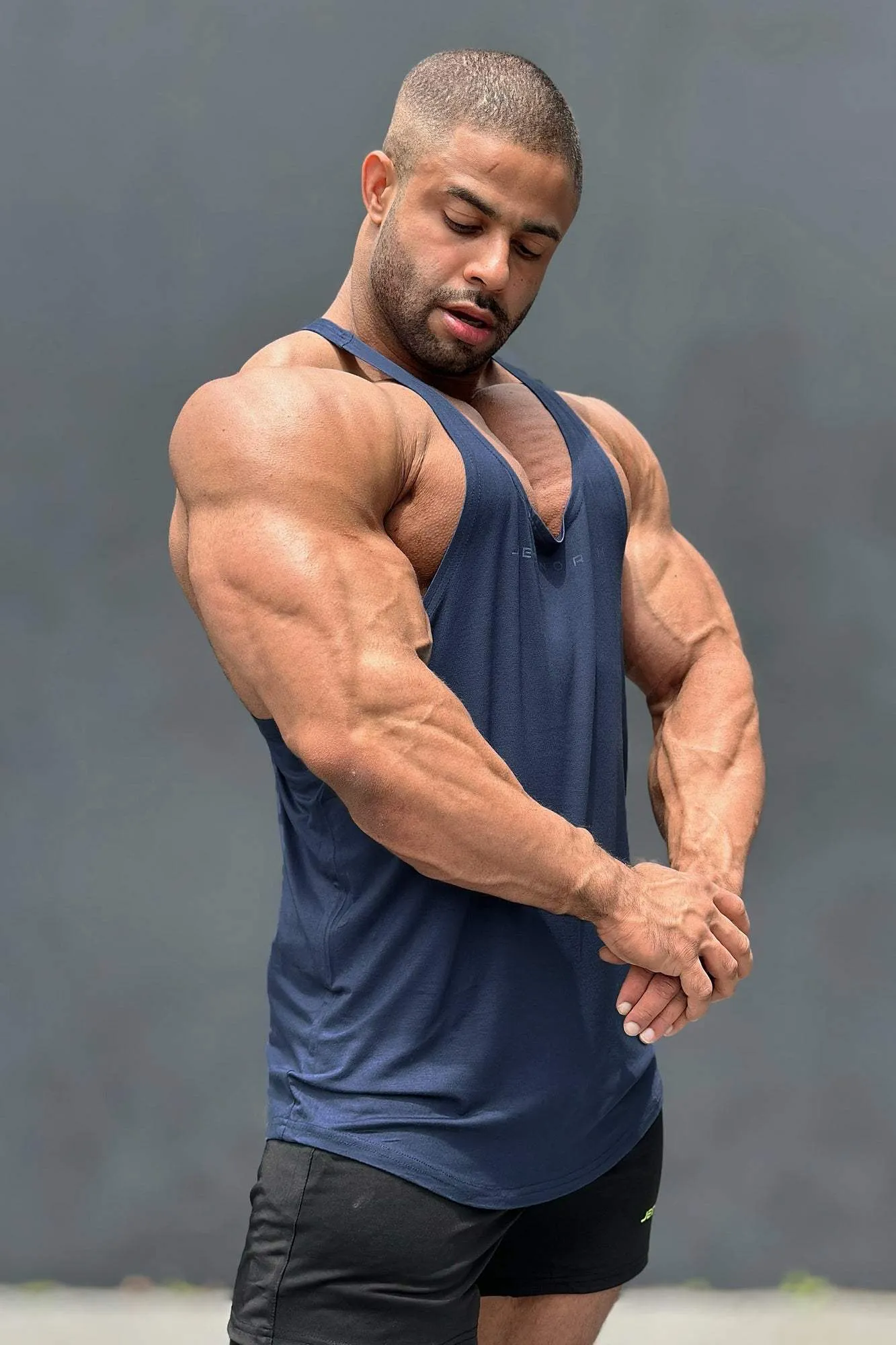 Classic Bodybuilding Racerback Stringer - Navy Tele - operated vibration - resistant