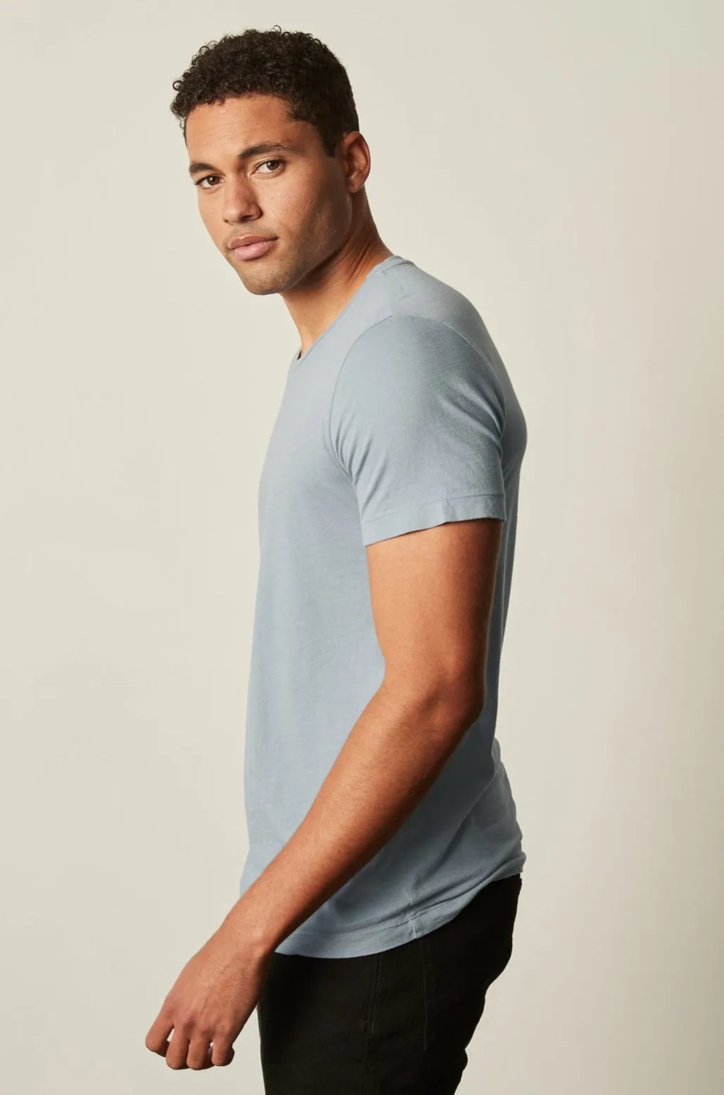 AntiBacterialTreatment Chic Smart SAMSEN WHISPER CLASSIC V-NECK TEE