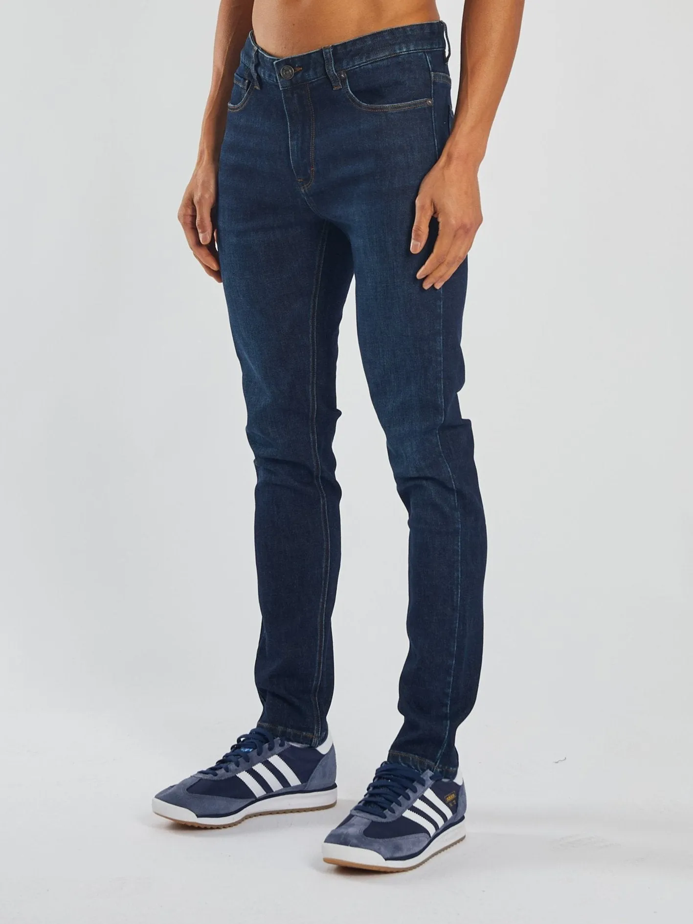Universal Basic Palmer Slim Indigo Raw