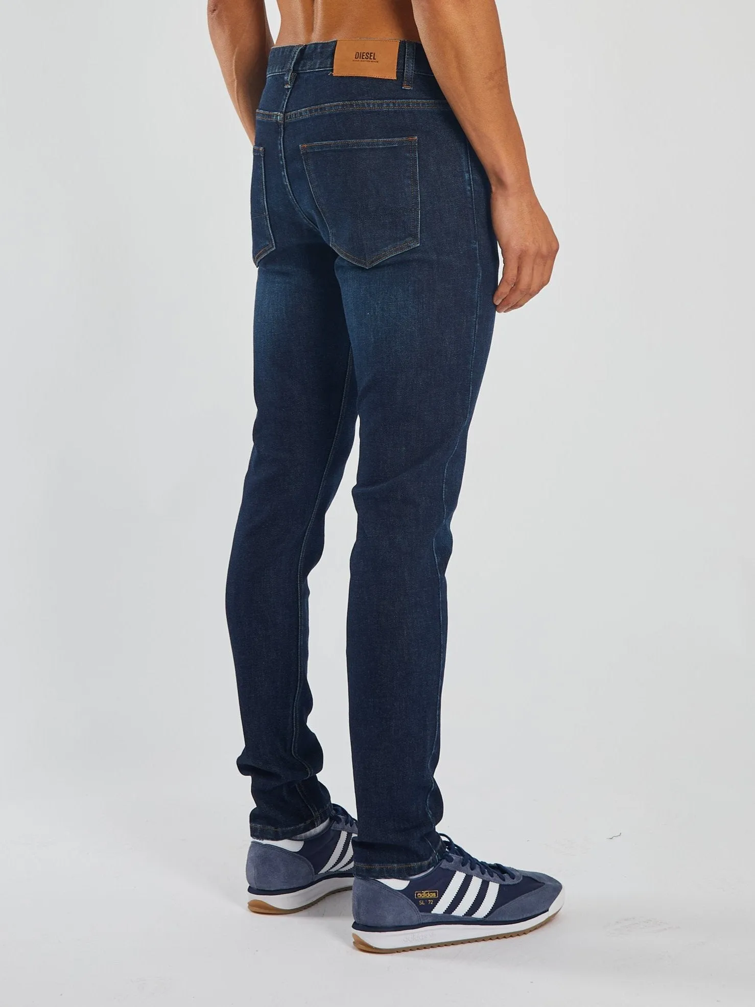 Palmer Slim Indigo Raw Tapered leg