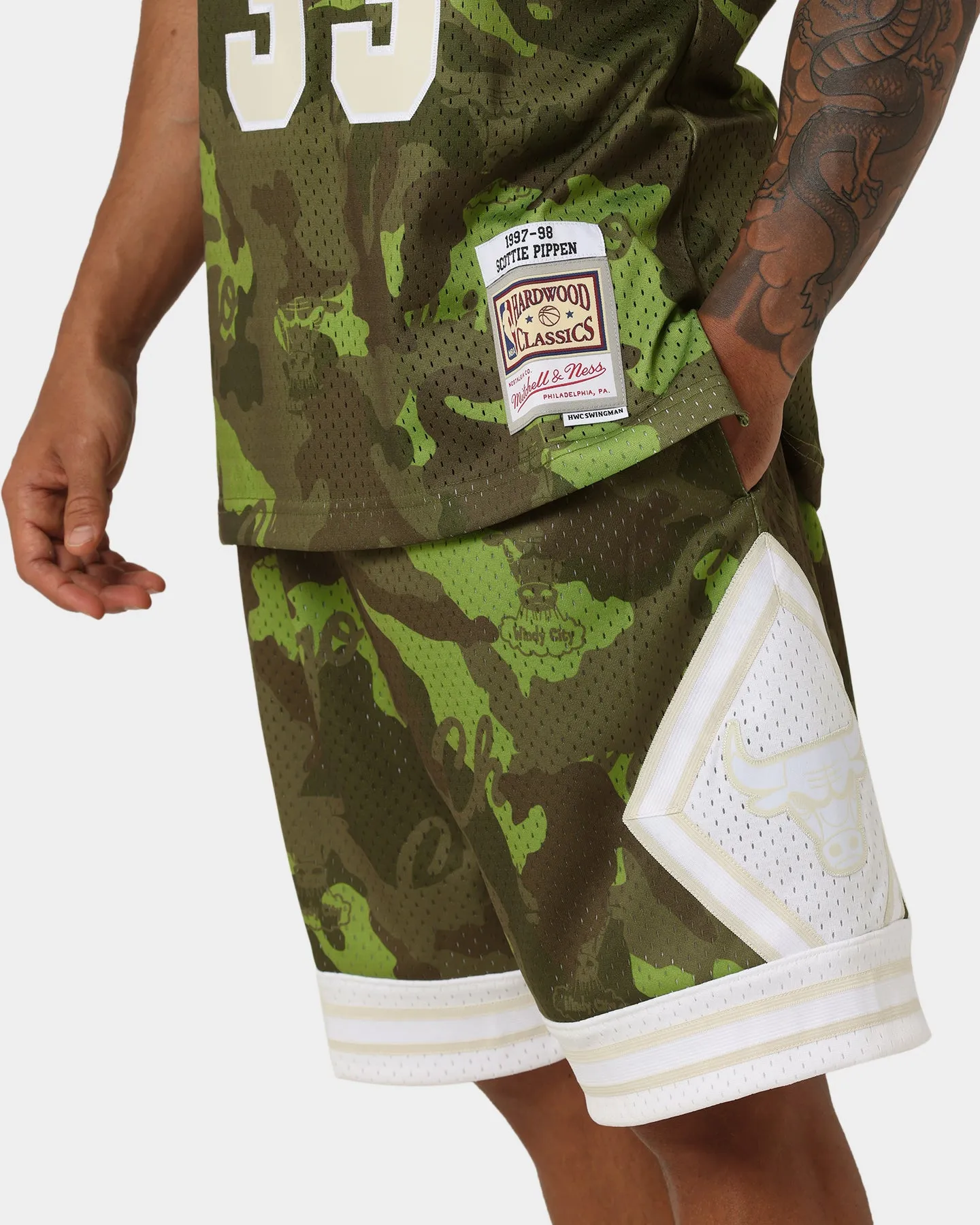 ReinforcedPockets Mitchell & Ness Chicago Bulls Camo Swing Shorts Green Camo