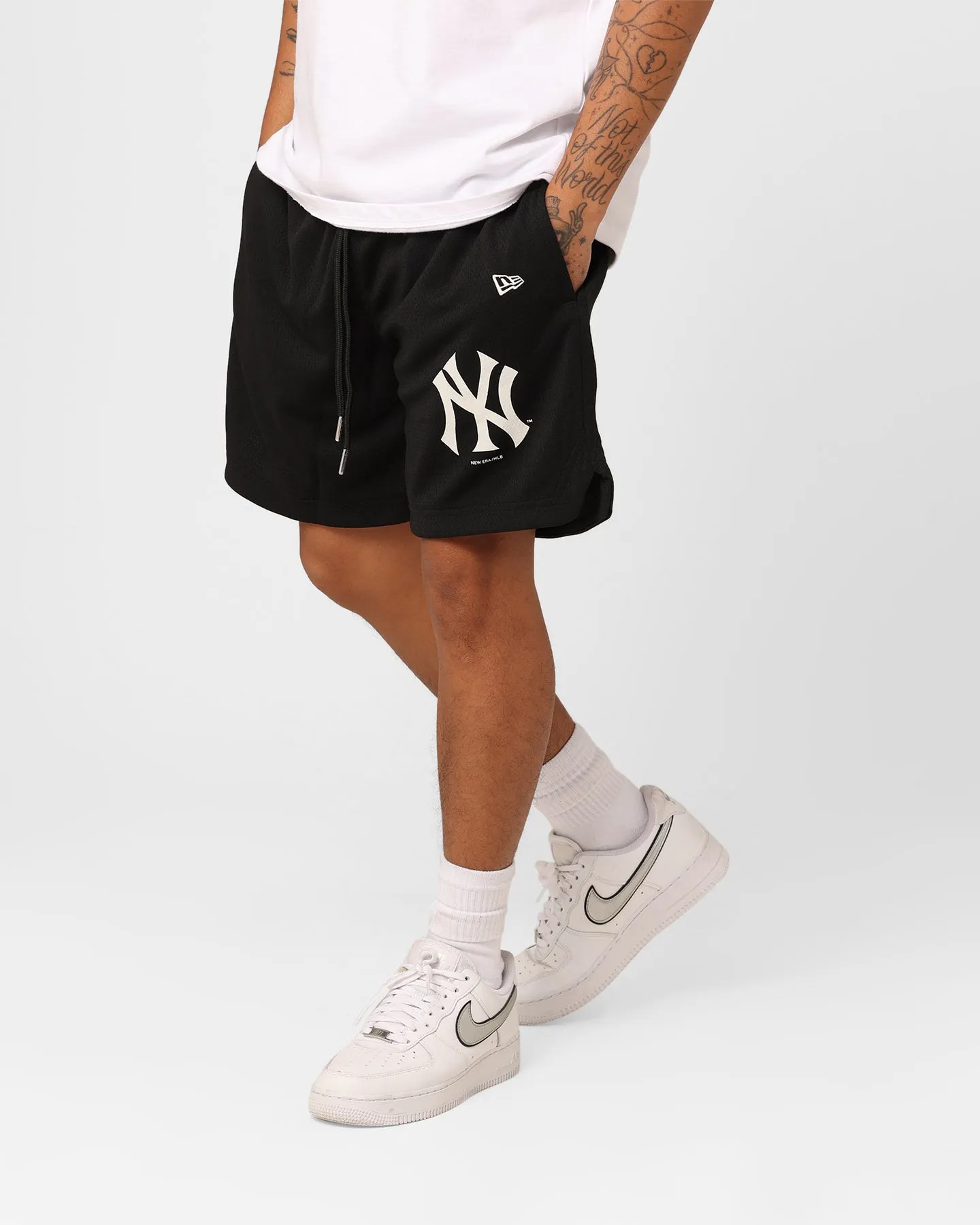 Low Profile Closure System Sleek Look New Era New York Yankees Mesh Shorts Black