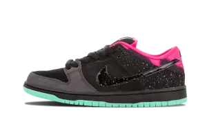 SB Dunk Low Premium AE QS "Northern Lights" Flat Heel Foot Focus
