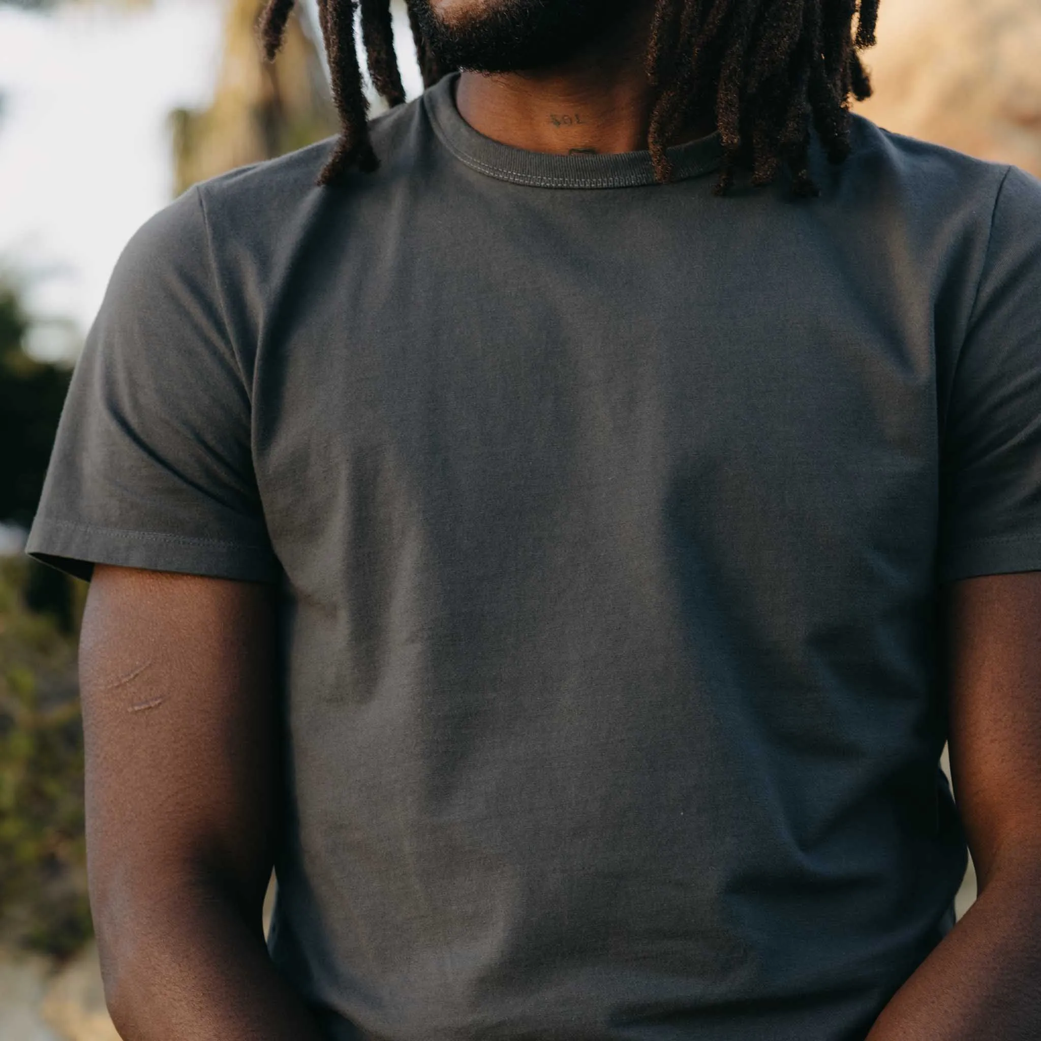 Stretch Waist The Organic Cotton Tee in Faded Black