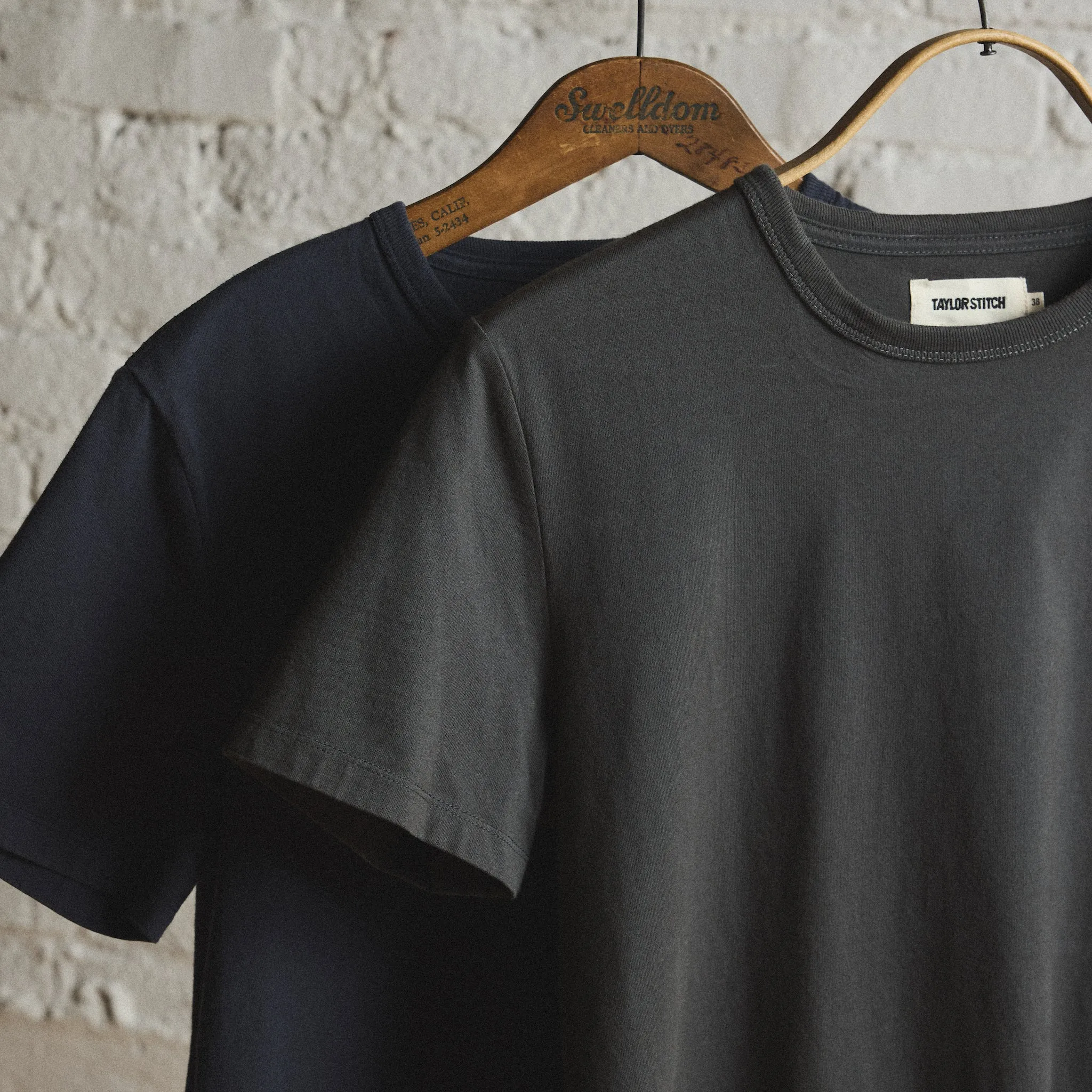 The Organic Cotton Tee in Faded Black Quick Access Layered Collar Structure
