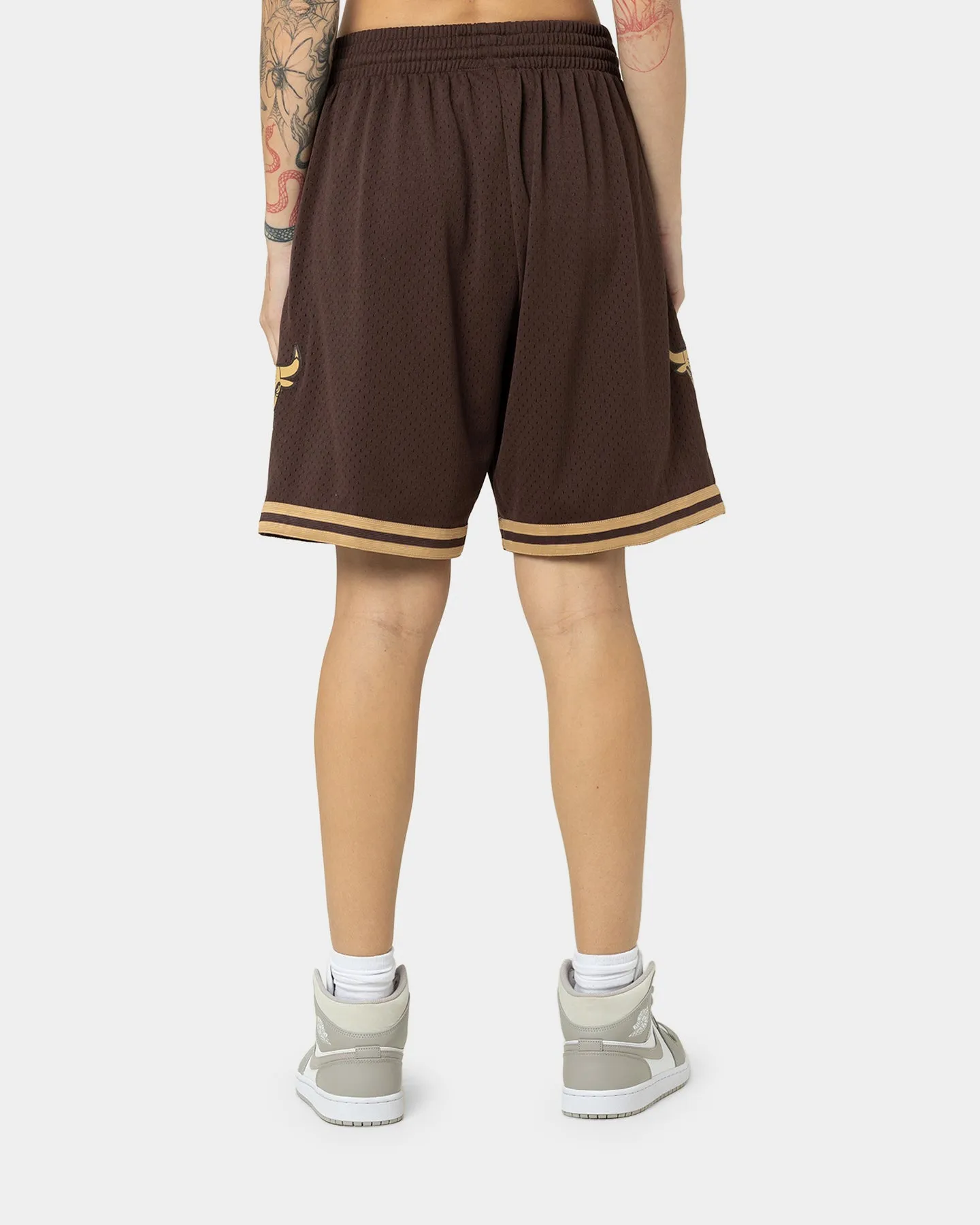 Mitchell & Ness Chicago Bulls Lux Brown Swingman Shorts Baroque Brown Clean Finish MultiPurposeUtility