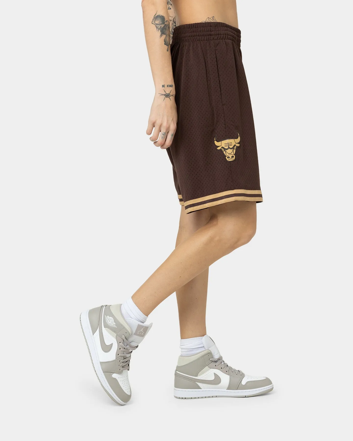 Mitchell & Ness Chicago Bulls Lux Brown Swingman Shorts Baroque Brown Ventilated Panels
